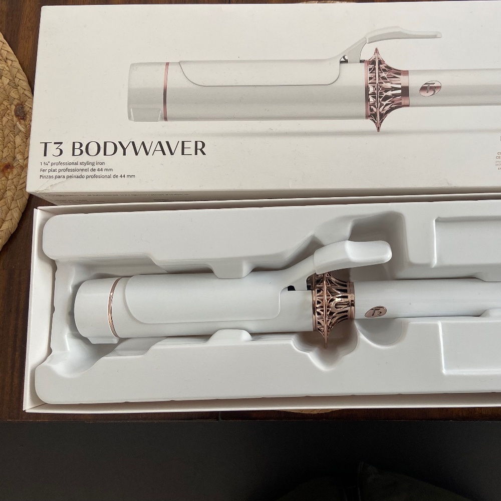 T3 SinglePass BodyWaver 1.75-Inch Professional Ceramic Styling Iron in White/Ros